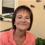 Professora titulada al Conservatorio Superior de Música del Liceo amb experiència de més de 40 anys dona classes particulars per a nens i adults